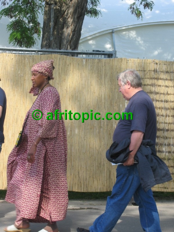 ../Images/AfricaFestival-27-28May05 259.jpg